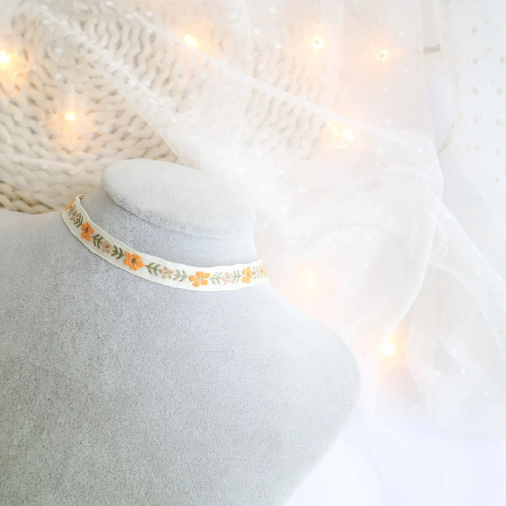 Cute Green Flower Choker Necklace