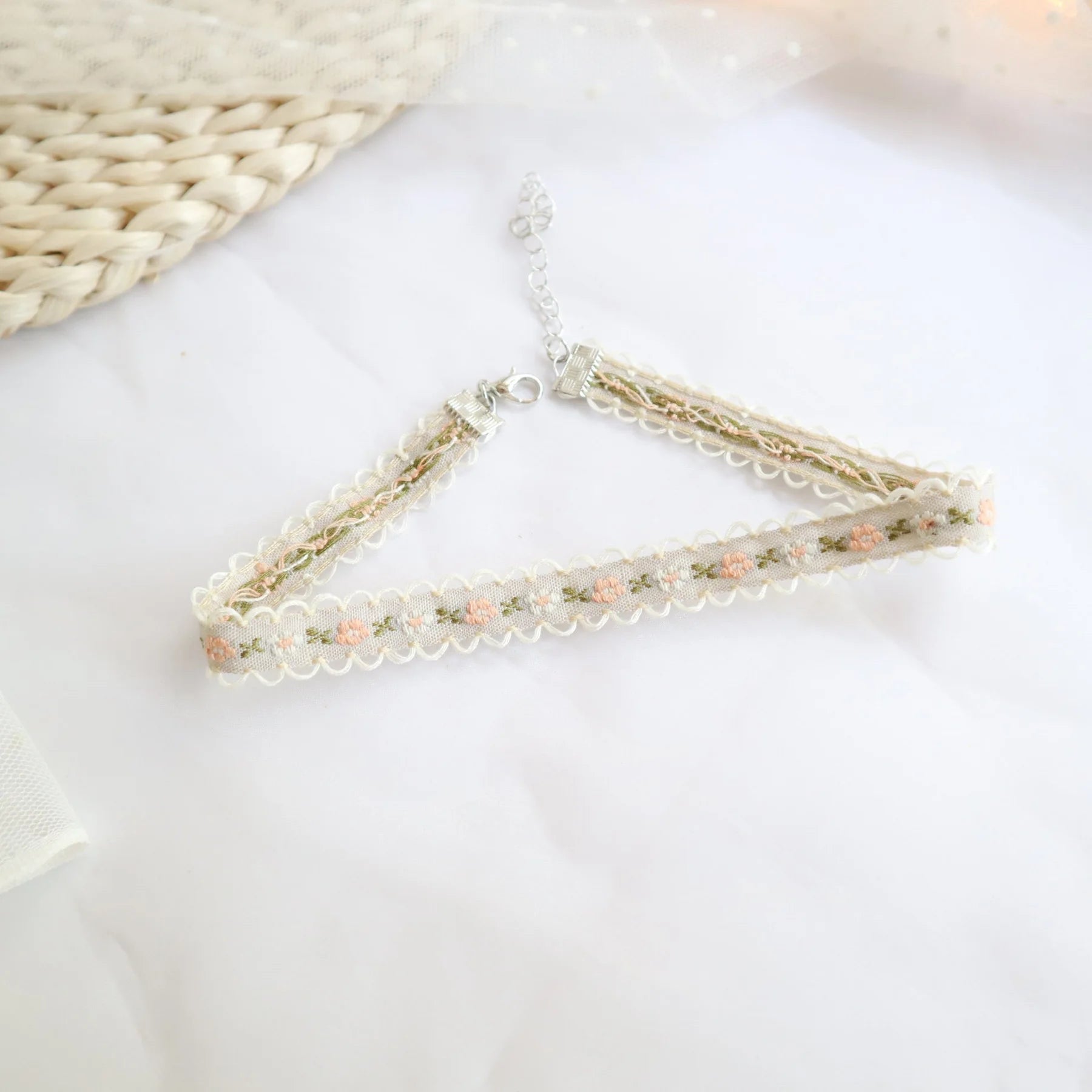 Cute Green Flower Choker Necklace