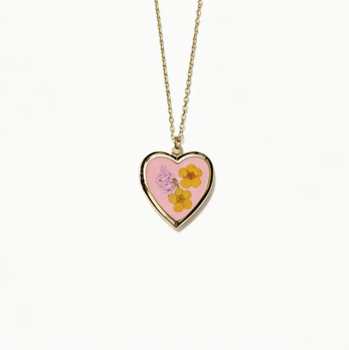 Vintage Dried Flower Heart Pendant Necklace