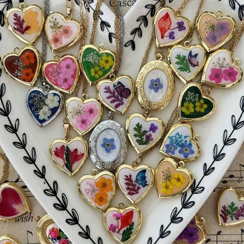Vintage Dried Flower Heart Pendant Necklace