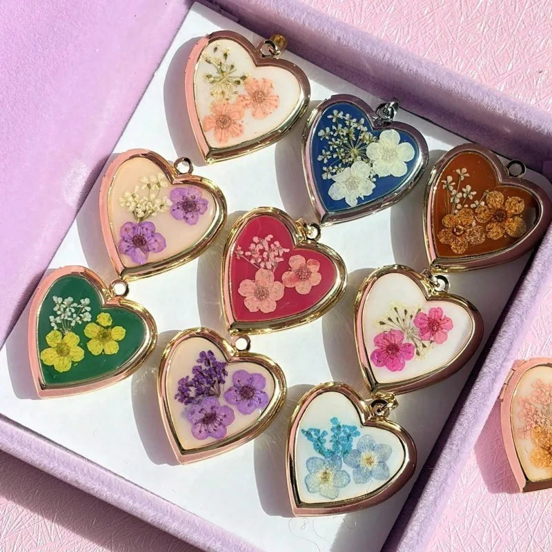Vintage Dried Flower Heart Pendant Necklace